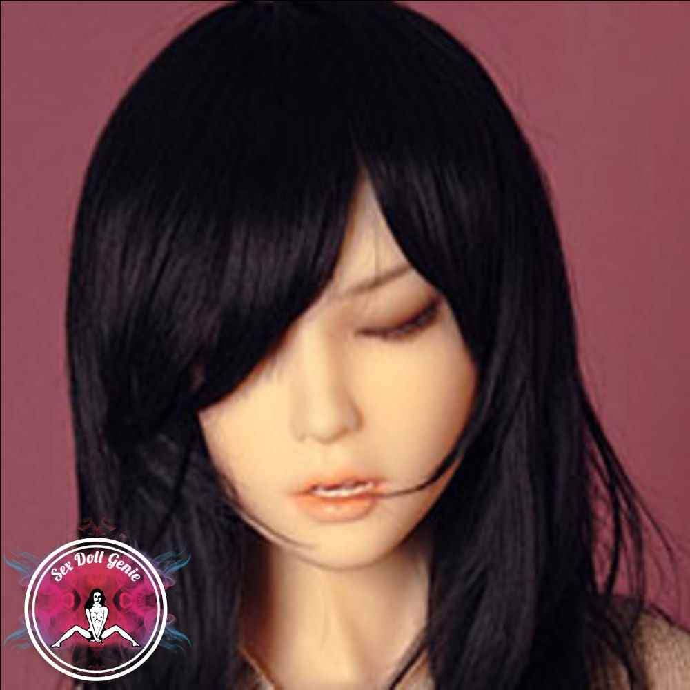 DS Doll Head Kayla (Closed Eyes)