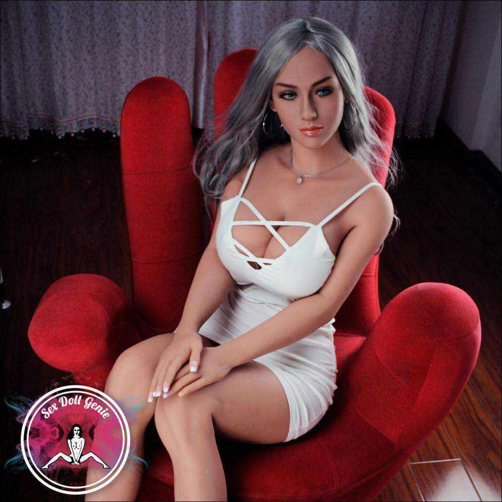 Camila - Muñeca TPE Copa E de 168 cm-10