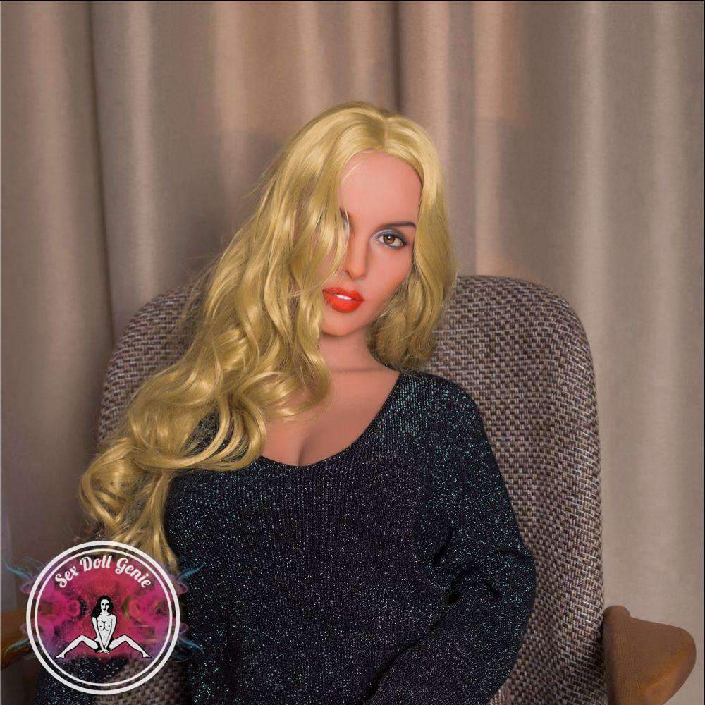 Cara – 167 cm große TPE-Puppe, Körbchengröße D, 23