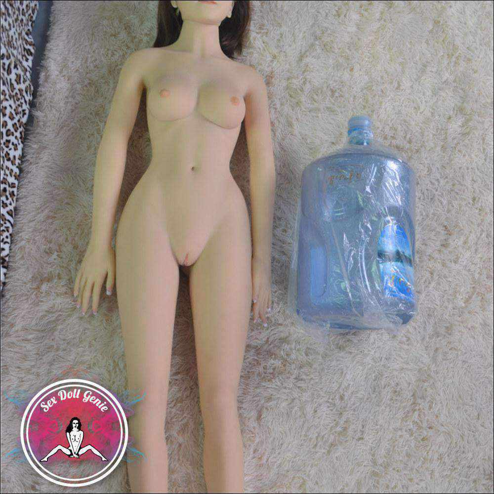 Daisee – 156 cm große TPE-Puppe, Körbchengröße B, 28