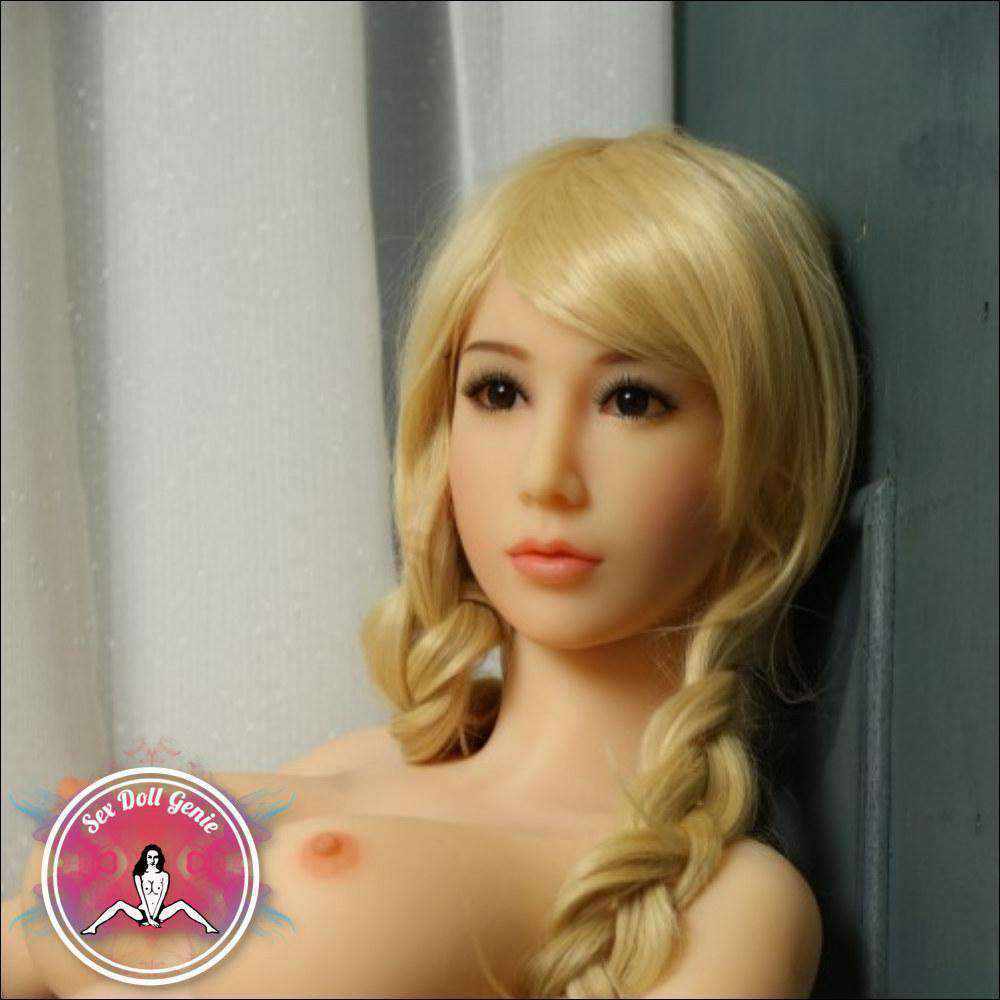 Hannah - Muñeca TPE Copa C de 163 cm-13