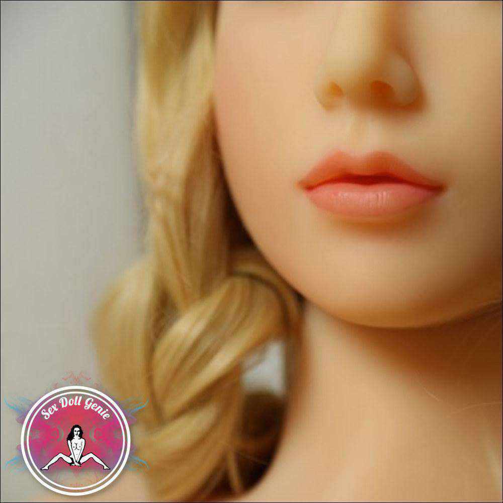 Hannah - Muñeca TPE Copa C de 163 cm-15