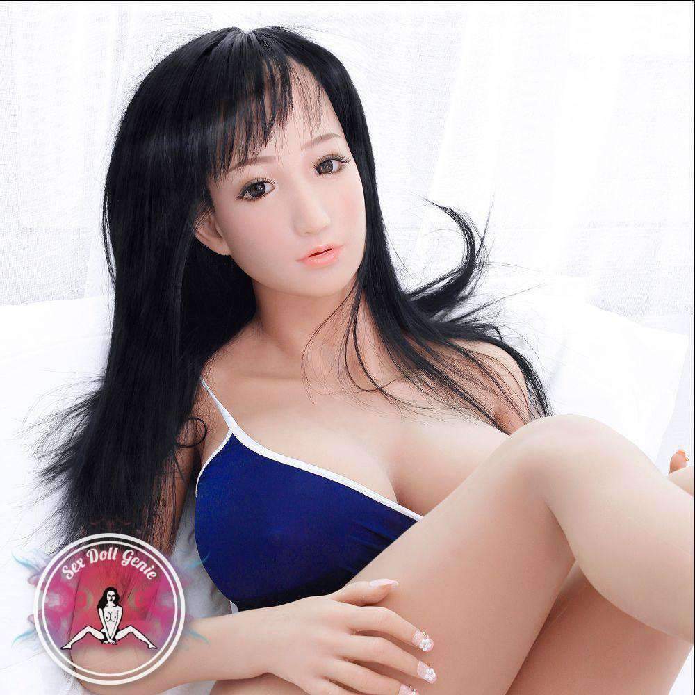 Makaila – 152 cm große Silikonpuppe mit Körbchengröße M-17
