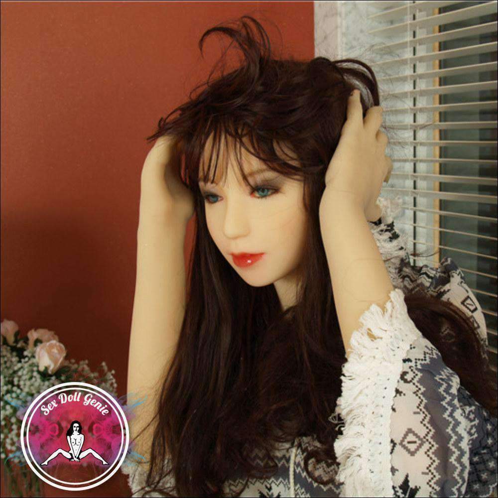 Mia - Muñeca TPE de copa D de 156 cm-46